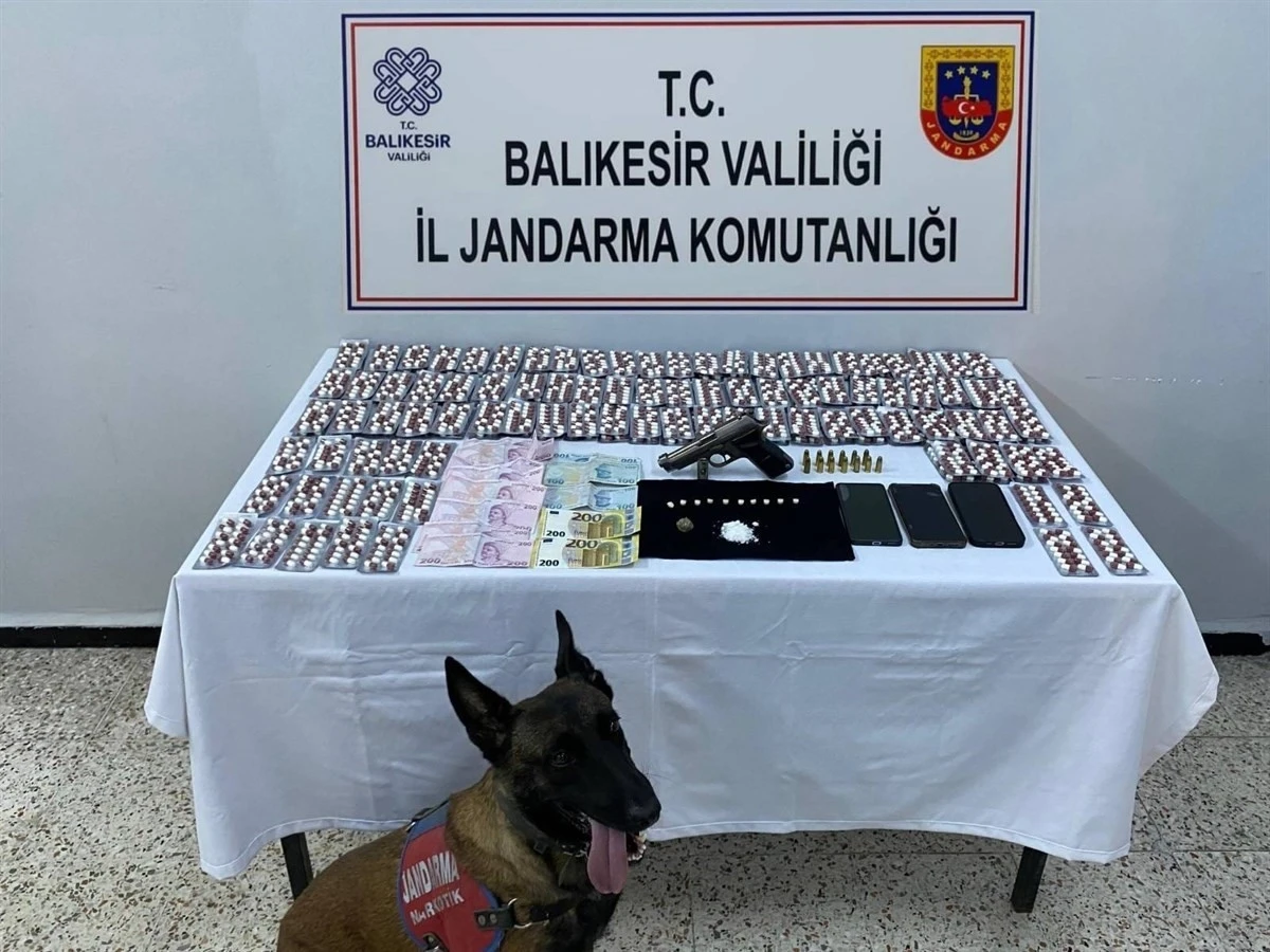 Balıkesir’de uyuşturucu çetesine şafak operasyonu: 5 gözaltı
