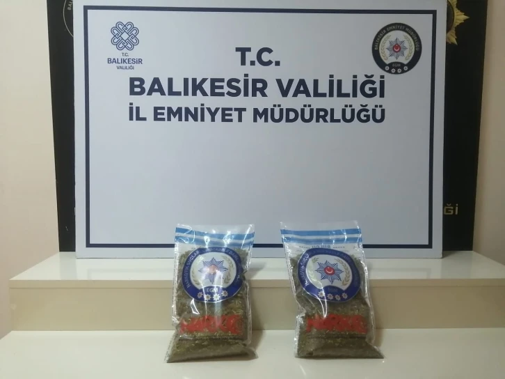 Balıkesir’de uyuşturucu ticareti yapan 2 şüpheli yakalandı
