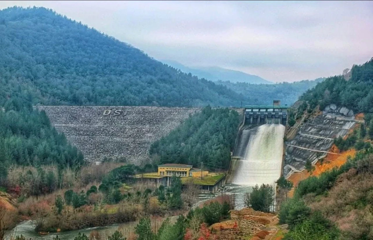 Balıkesir&rsquo;deki yağışlar barajlara can oldu
