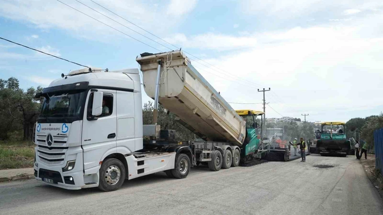Balıkesir&rsquo;in d&ouml;rt bir yanında yollara B&uuml;y&uuml;kşehir dokunuşu
