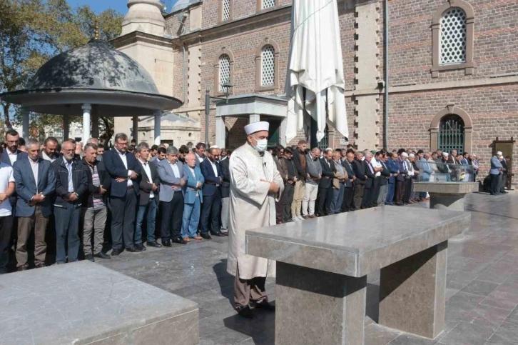 Balıkesir M&uuml;ft&uuml;s&uuml;&rsquo;nden Filistin&rsquo;e b&uuml;y&uuml;k dua
