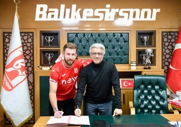 Balıkesirspor Akın Arıcan&rsquo;a imza attırdı

