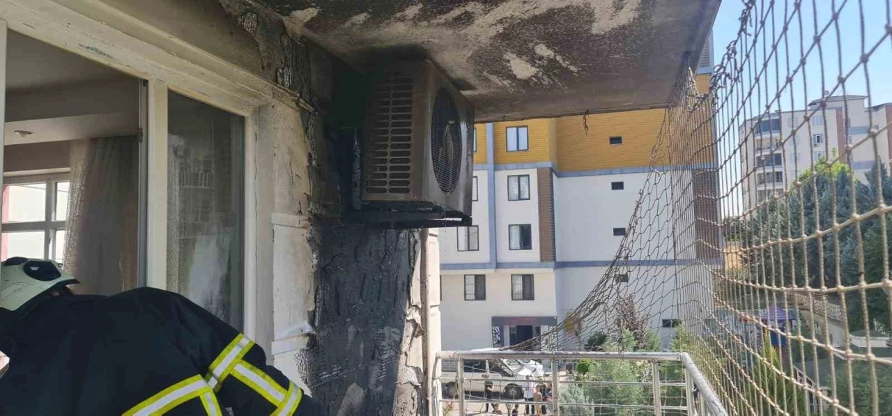 Balkonda patlayan piknik tüpü, yangına sebep oldu
