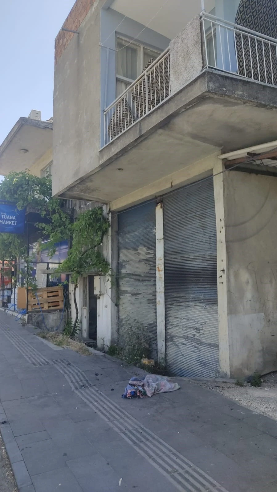 Balkondan düşen 2 yaşındaki çocuk hayatını kaybetti
