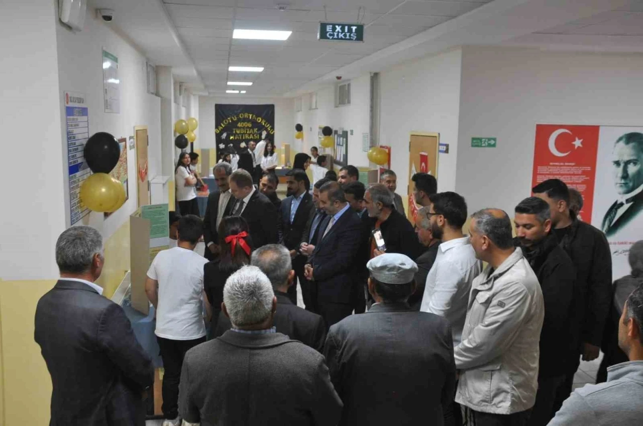 Balotu Köyü İlk ve Ortaokulunda ‘Bilim Fuarı’ açıldı
