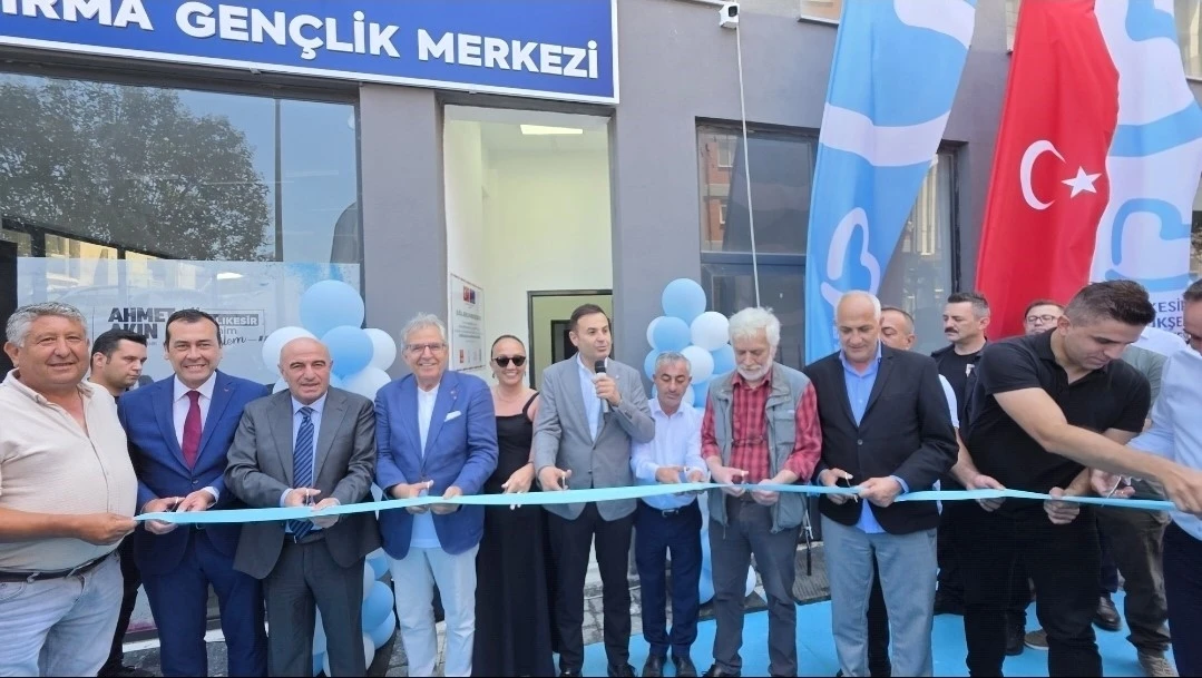 Bandırma&rsquo;da gen&ccedil;lik merkezi hizmete a&ccedil;ıldı
