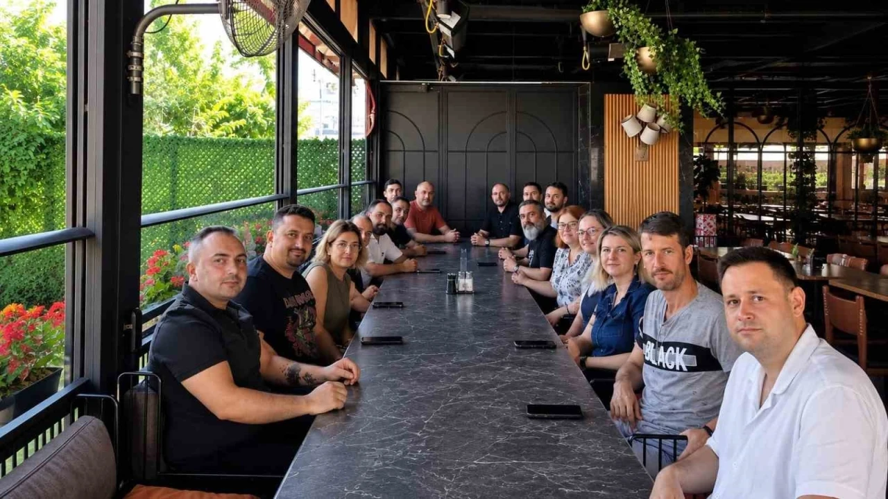 Bandırma&rsquo;da klinisyen veteriner hekimler mesleki istişare toplantısında buluştu
