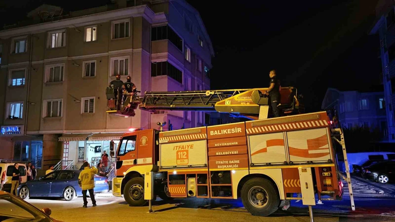 Bandırma’da korkutan sessizlik: Balkondan girildi, uykuda bulundu

