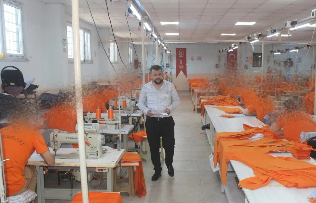 Bandırma M Tipi Ceza İnfaz Kurumu&rsquo;nda Siyer-i Nebi yarışması d&uuml;zenlendi
