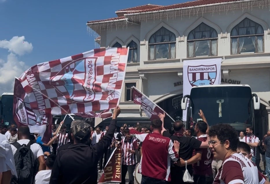 Bandırmaspor aşkı yollara taştı
