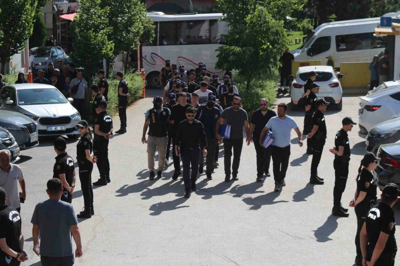 Banka hacmi 235 milyon liraya ulaşan dolandırıcılık şebekesine operasyon: 9 gözaltı

