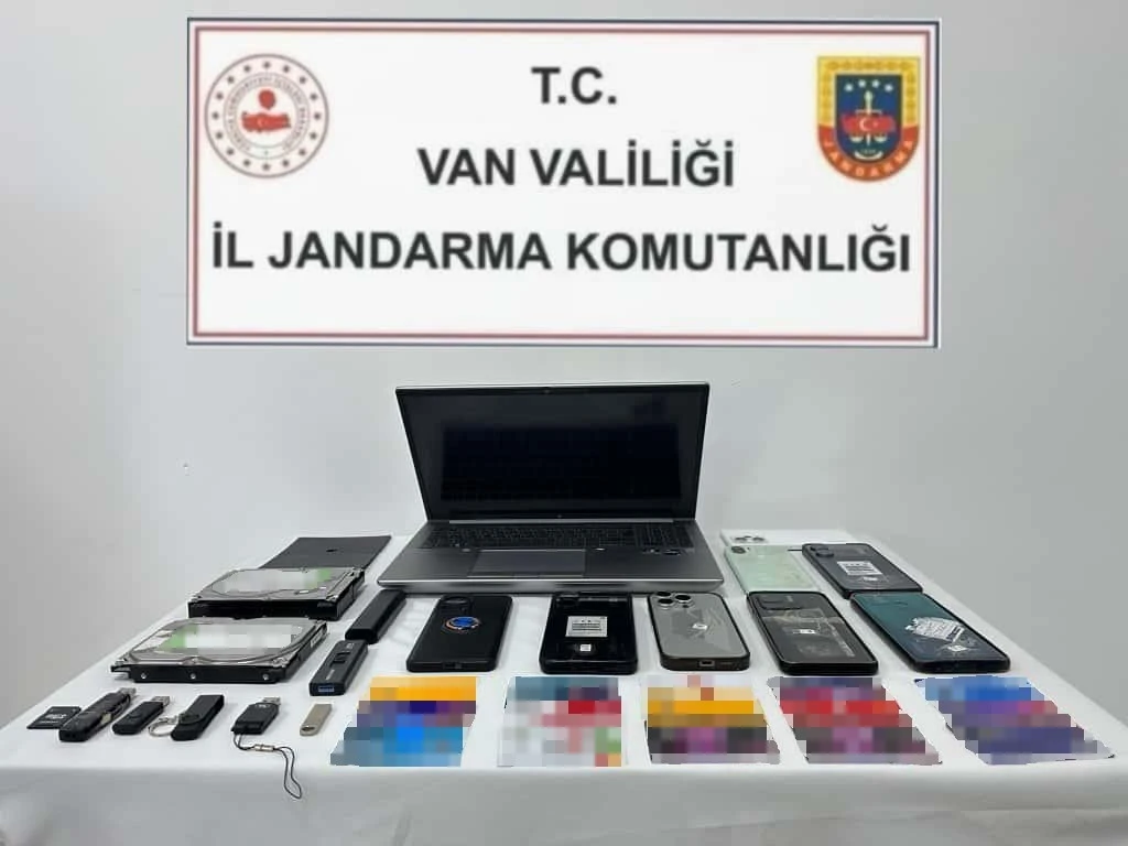 Banka hesaplarında 92 milyon TL işlem hacmi tespit edilen 9 şüpheli yakalandı
