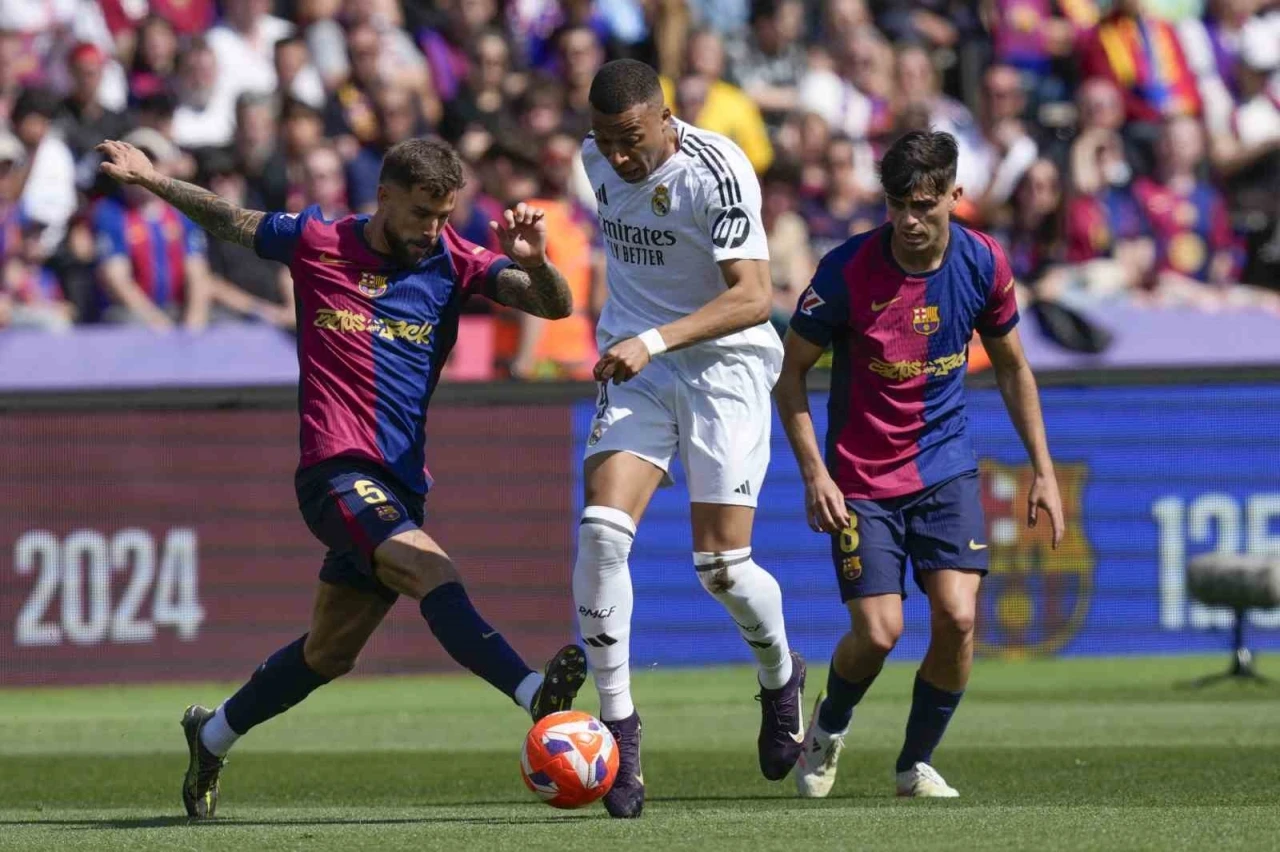 Barcelona, El Clasico’da kazandı, farkı 7’ye çıkardı
