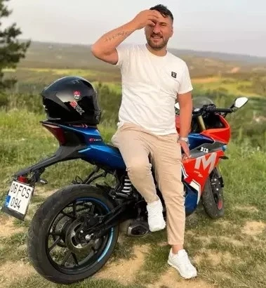 Bariyerlere çarpan motosikletin sürücüsü hayatını kaybetti

