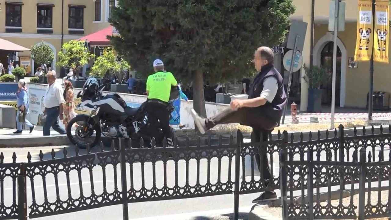 Bariyerleri aşıp trafiğe atlayan yayalara ceza yağdı
