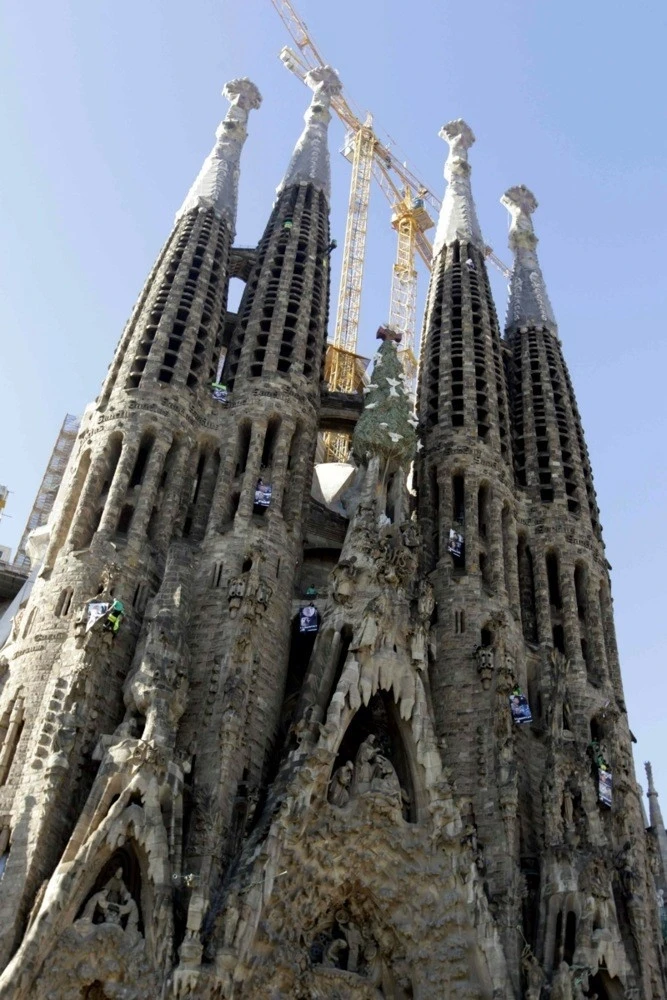 Barselona’daki La Sagrada Familia, dünyanın en uzun kilisesi unvanını aldı