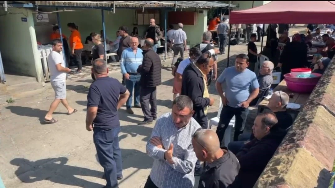 Bartın’da kurbanlar dualarla kesildi
