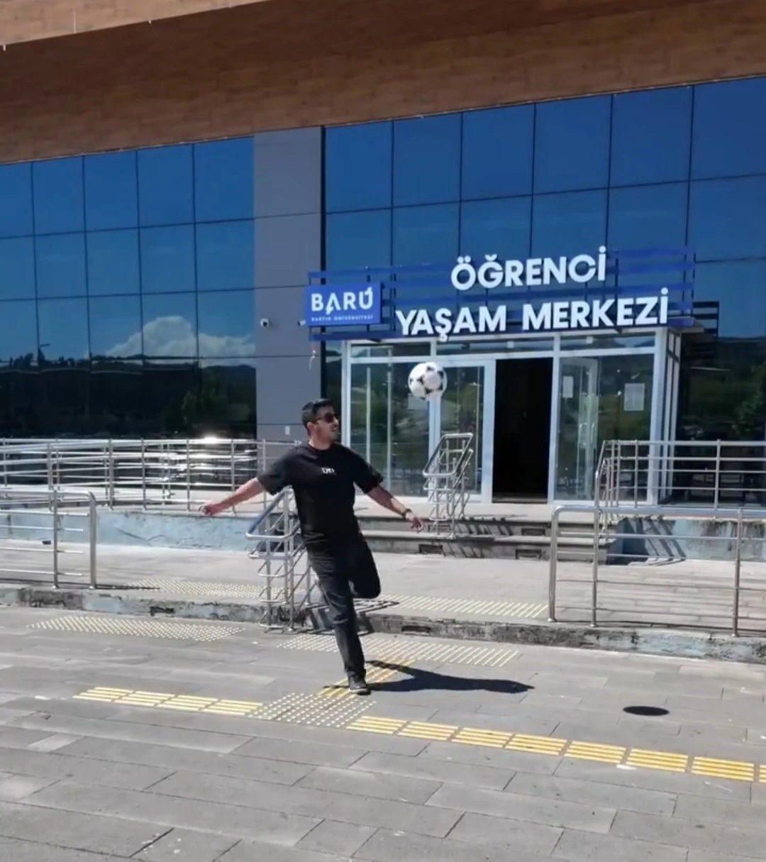 Bartın &Uuml;niversitesinden A Milli Takım&rsquo;a destek videosu
