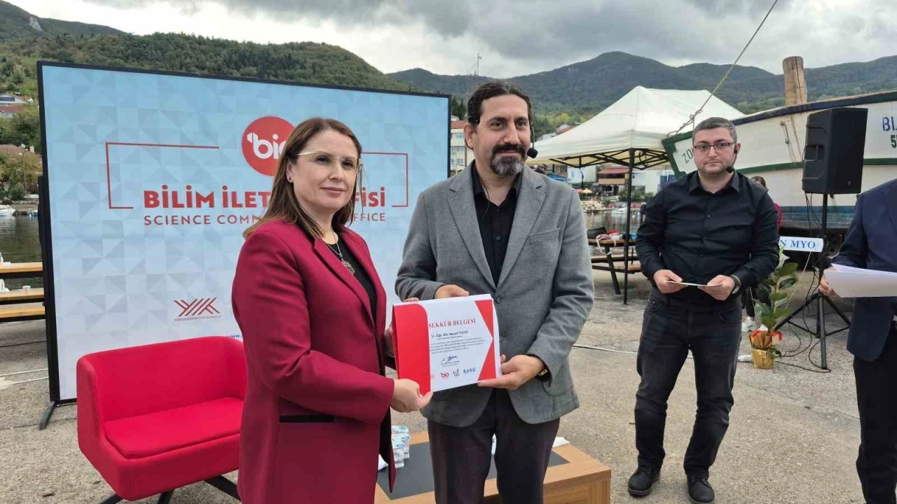 BARÜ’nün bilim kafe etkinliğinde ahşap gemiciliğin tarihçesi anlatıldı

