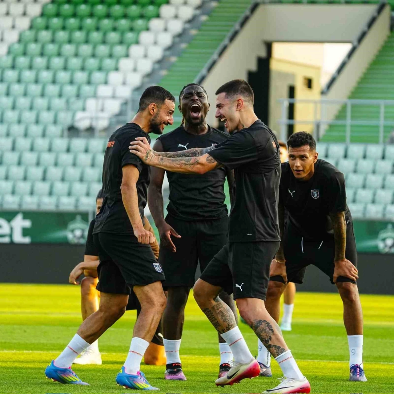 Başakşehir, Cherno More maçı hazırlıklarını tamamladı
