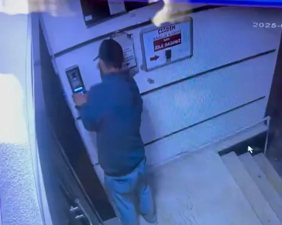 Başakşehir’de apartmanlardan diyafon ve zil hırsızlığı

