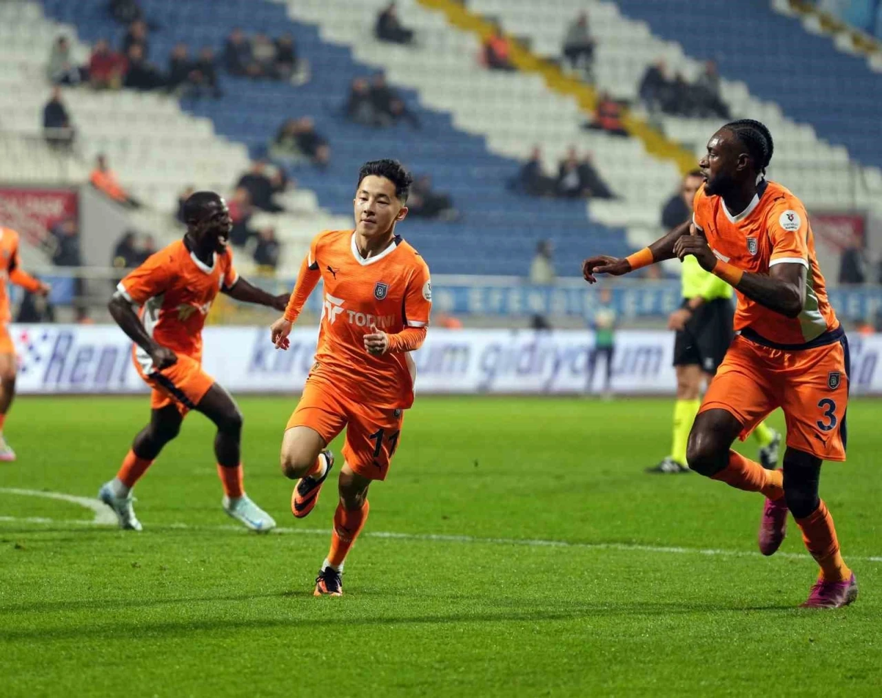 Başakşehir’de Jerome Opoku, Fenerbahçe maçında yok
