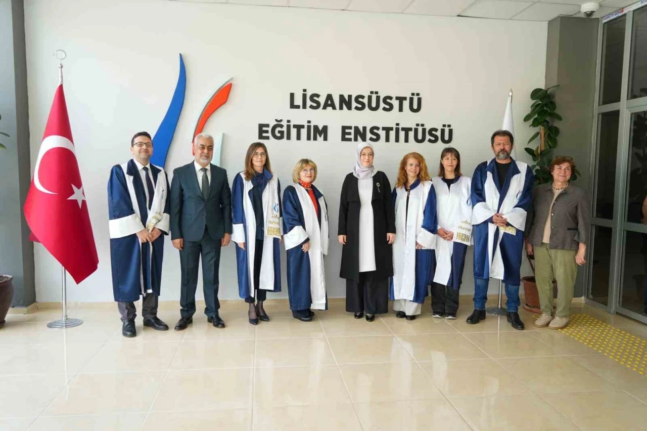 Başarılarla dolu hayatını 72 yaşında doktorayla taçlandırdı
