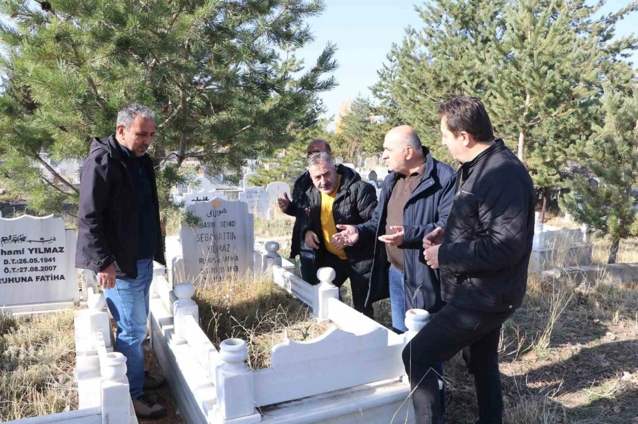 Basın şehidi Sebahattin Yılmaz mezarı başında anıldı
