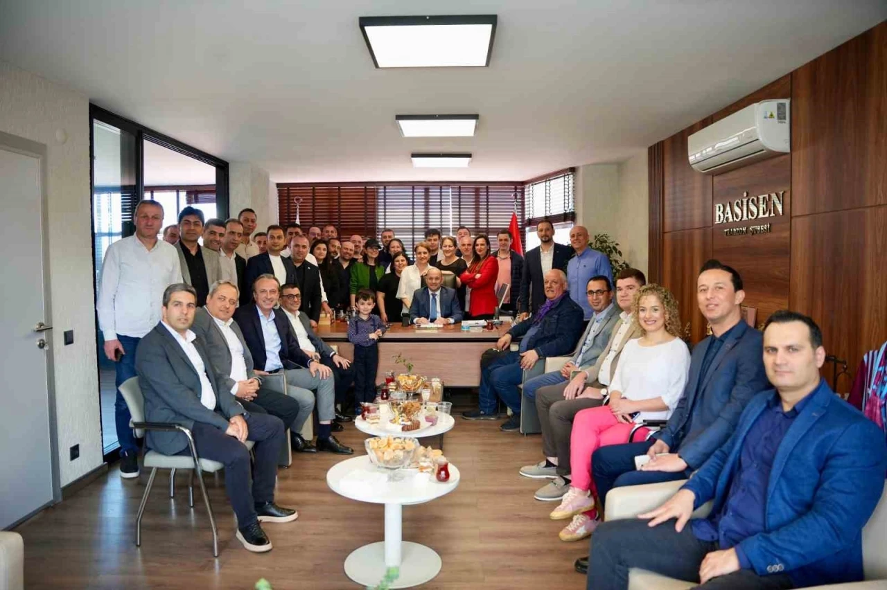 BASİSEN 61 yaşında

