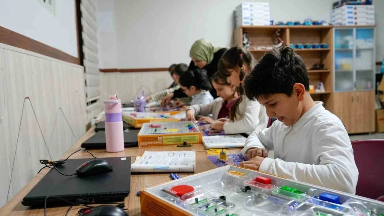 Başiskele &Ccedil;ocuk Akademisi&rsquo;nde yeni d&ouml;nem eğitimleri başladı
