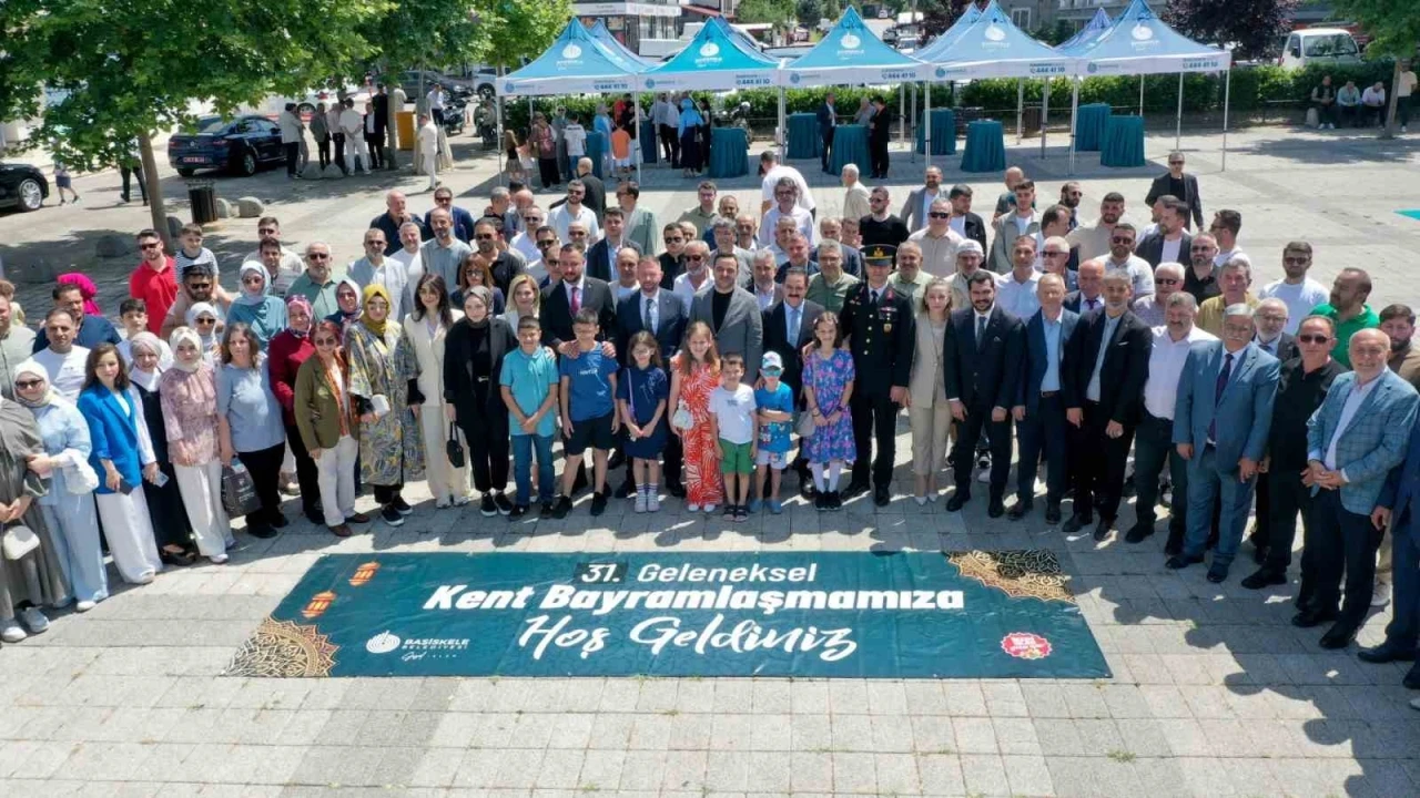 Başiskele, geleneksel kent bayramlaşmasında buluştu
