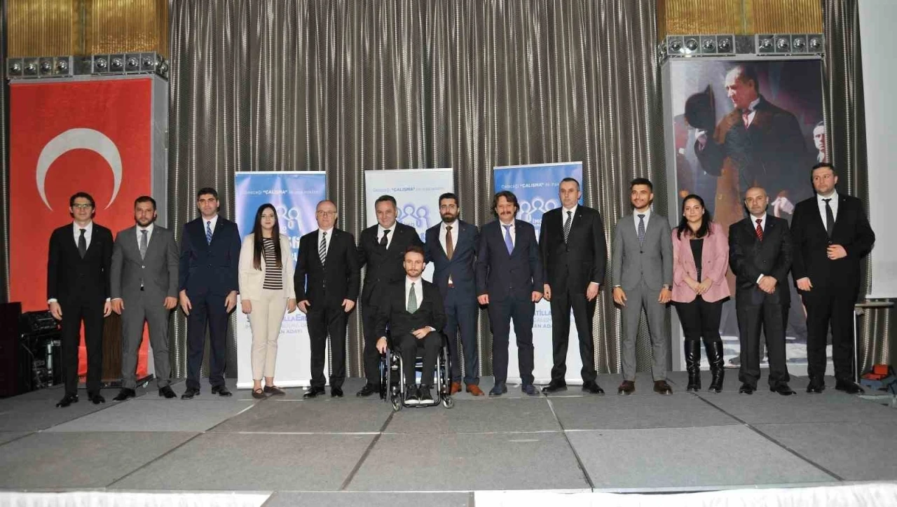 Başkan adayı Erdem, proje ve y&ouml;netim kurulu adaylarını tanıttı
