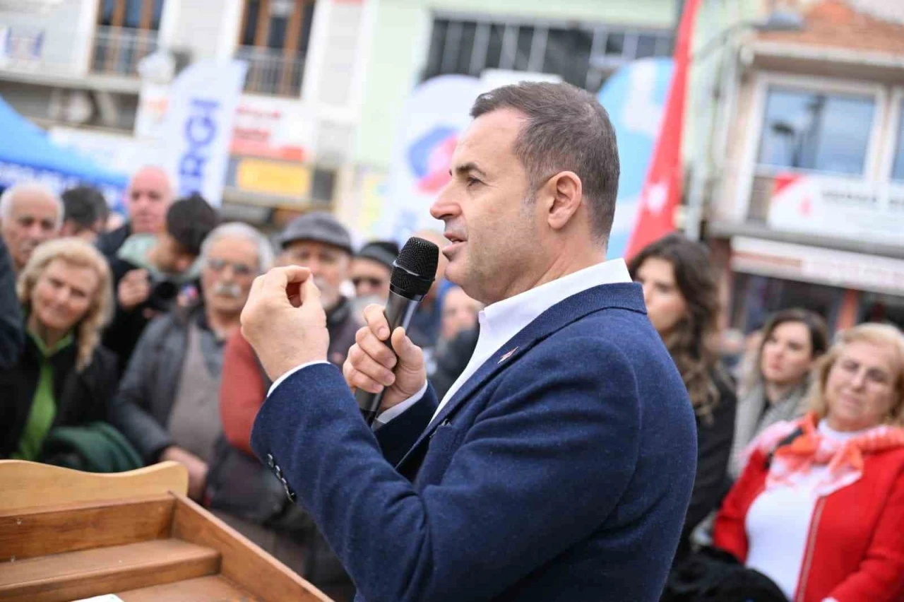 Başkan Ahmet Akın: "Deprem ger&ccedil;eği unutulmamalıdır"
