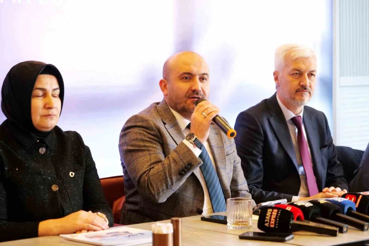 Başkan Albayrak gazetecilerle bir araya geldi
