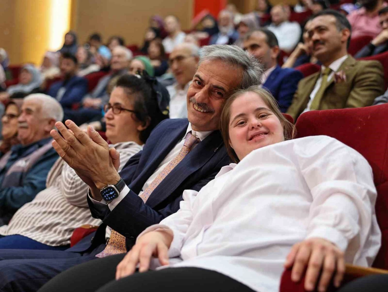 Başkan Alemdar: &quot;Her an, şehrin her yerinde özel yüreklerin yanında olacağız&quot;
