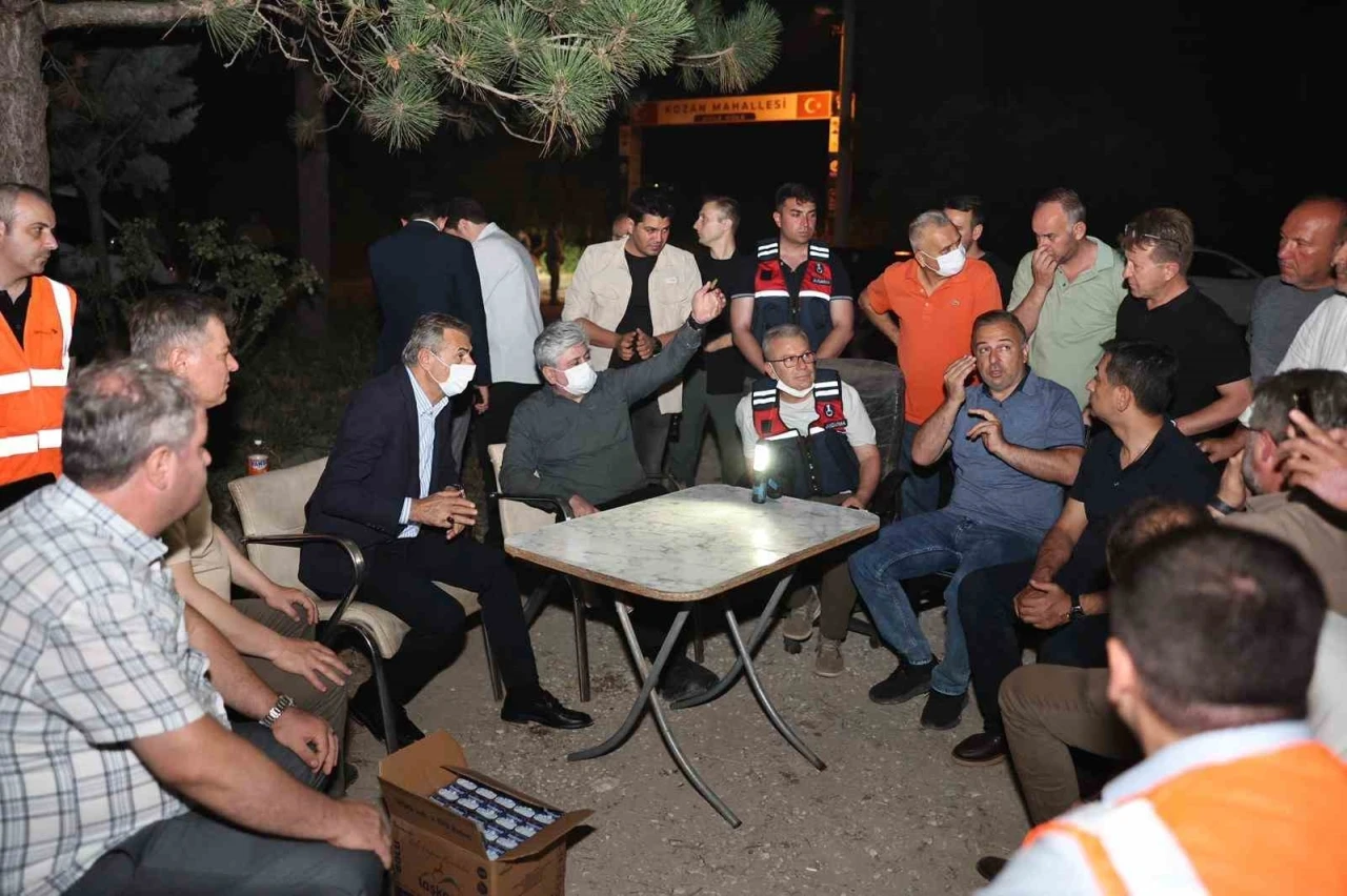 Başkan Alemdar: &quot;Yangını en kısa süre içinde söndürmek için çalışıyoruz&quot;
