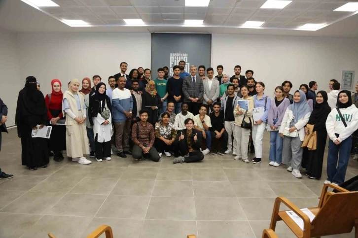 Başkan Alemdar, uluslararası &ouml;ğrencilerle bir araya geldi
