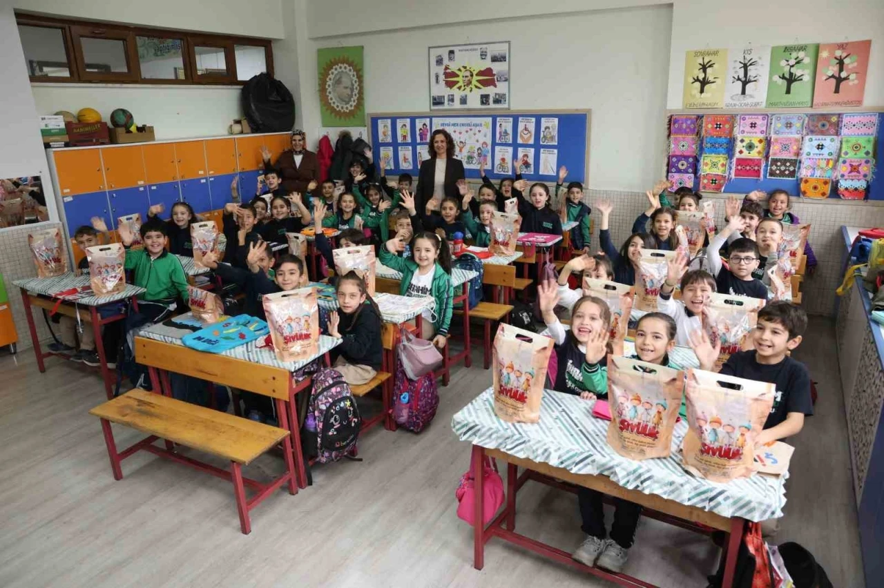 Başkan Altay 31 il&ccedil;edeki 220 bin &ccedil;ocuğa şivlilik mutluluğu yaşattı
