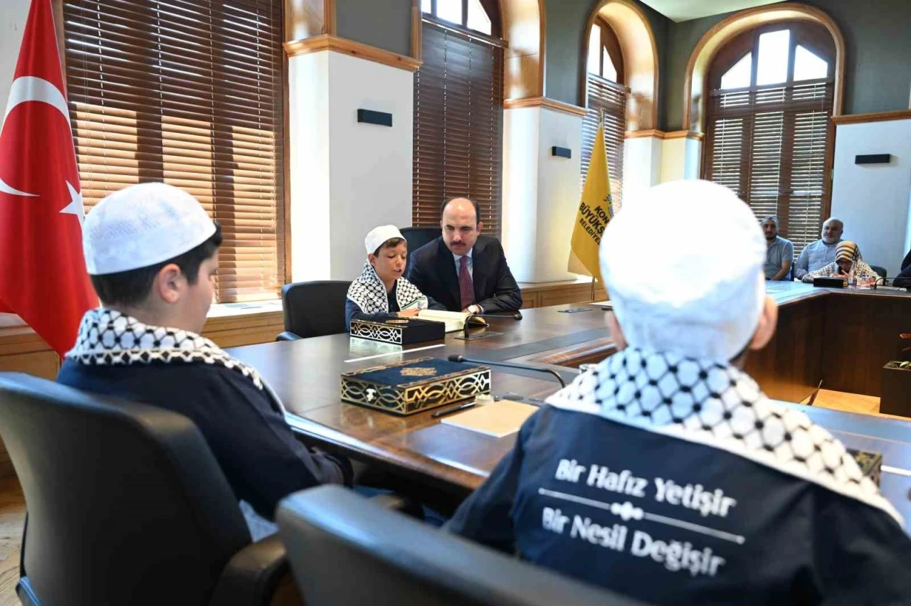 Başkan Altay, bilgehanelerde eğitim alarak tamamı hafızlık imam hatip okullarını kazanan &ouml;ğrencilerle buluştu
