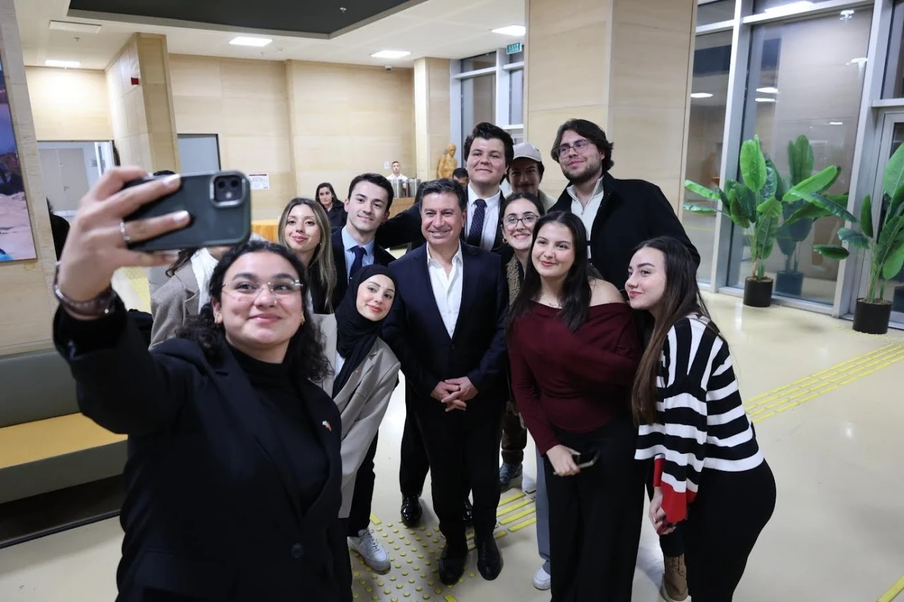 Başkan Aras: &ldquo;Gen&ccedil;lerden Gelen Her Fikri Desteklemeye Hazırız&rdquo;