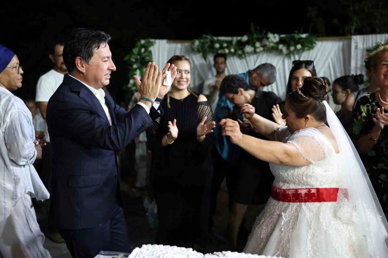 Başkan Aras, Nilay’ın gelinlik hayaline ortak oldu
