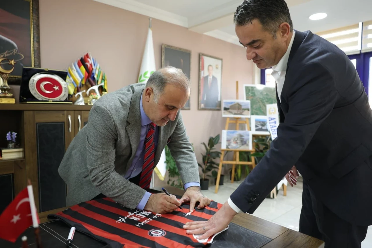 Başkan Arıcı Ko&ccedil;arlı Belediyespor i&ccedil;in seferberlik başlattı
