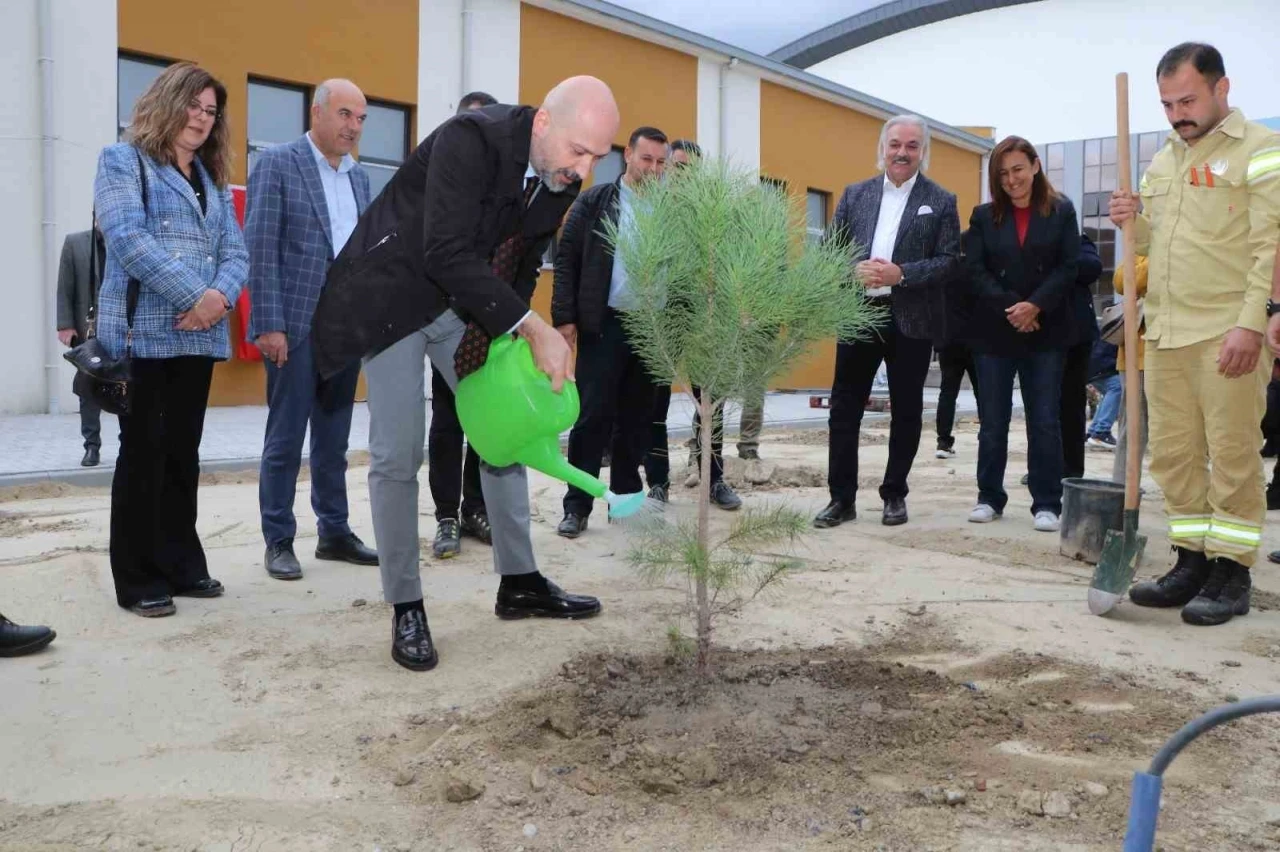 Başkan Arıkan: &quot;Orman yoksa su da yok, yaşam da yok&quot;
