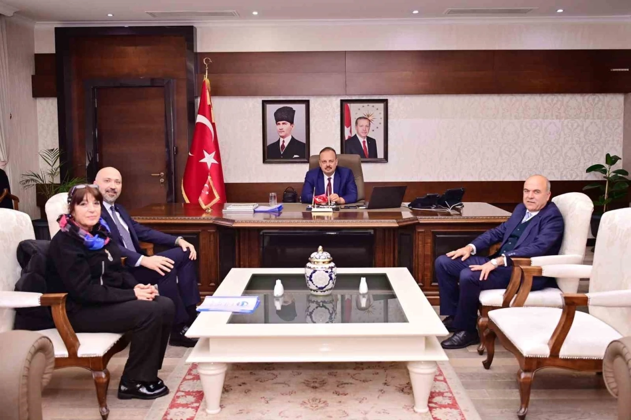 Başkan Arıkan tarihi yapılar i&ccedil;in Vali Canbolat ile g&ouml;r&uuml;şt&uuml;
