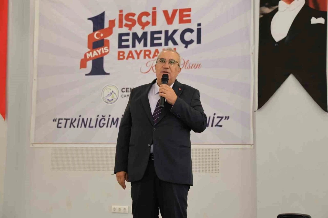 Başkan Arslan 1 Mayıs İşçi ve Emek Bayramında emekçilerle bir araya geldi
