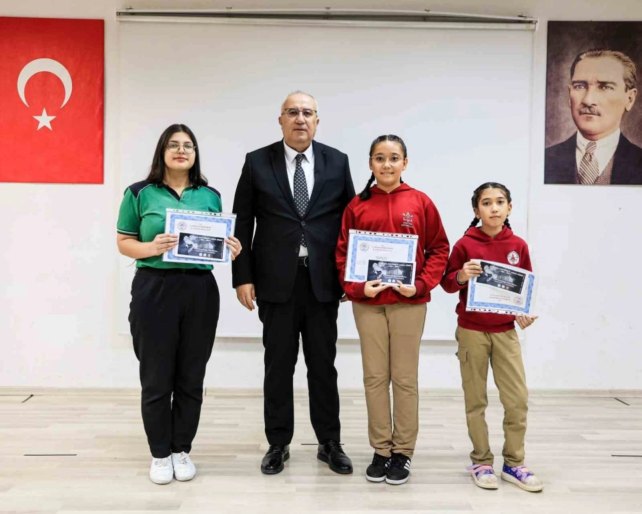 Başkan Arslan; &quot;Atatürk kahramanlığı ve ileri görüşüyle bizlere rehber oldu&quot;
