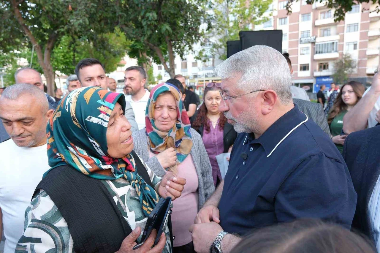 Başkan Aşgın: "17 mahallemize adalet neyi gerektiriyorsa o anlayışla hizmet ediyoruz"
