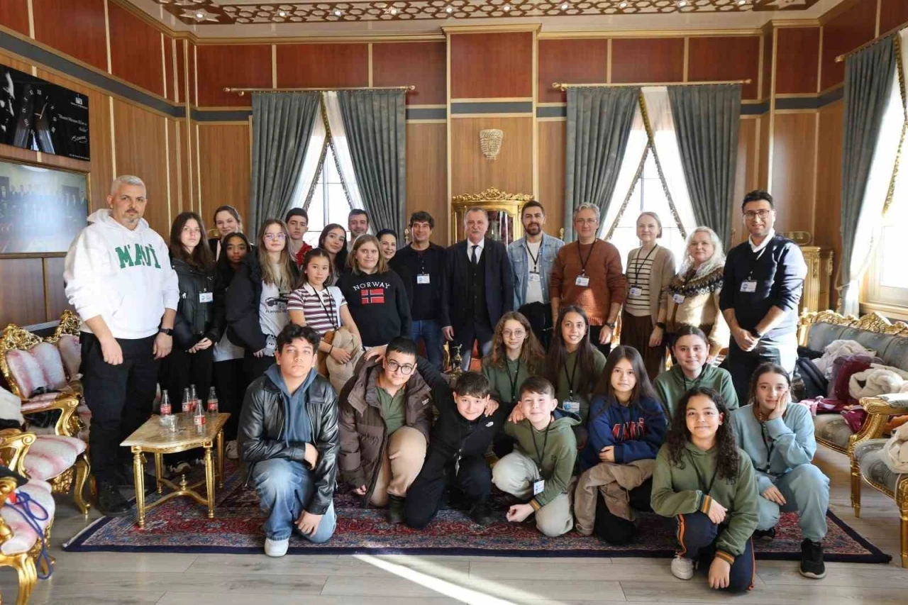 Başkan Balaban&rsquo;dan &ouml;ğrencilerin projesine destek
