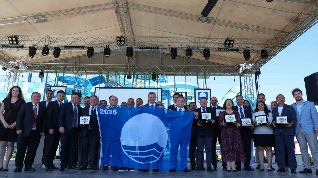 Başkan Böcek: &quot;640 kilometrelik kıyı şeridimizde, marina ve turizm teknelerinin mavi bayrak alması için büyük gayret gösteriyoruz&quot;
