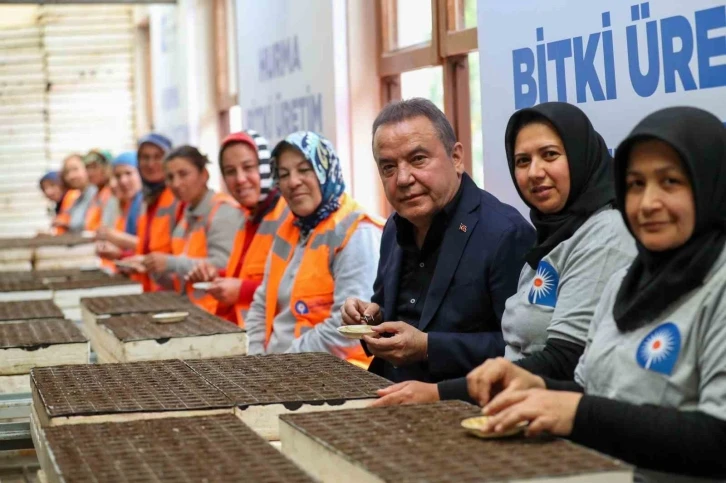 Başkan B&ouml;cek&rsquo;ten personeline 100. Yıl ikramiyesi
